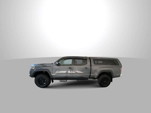 Certified 2023 Toyota Tacoma TRD Off-Road AWD/4WD image 5