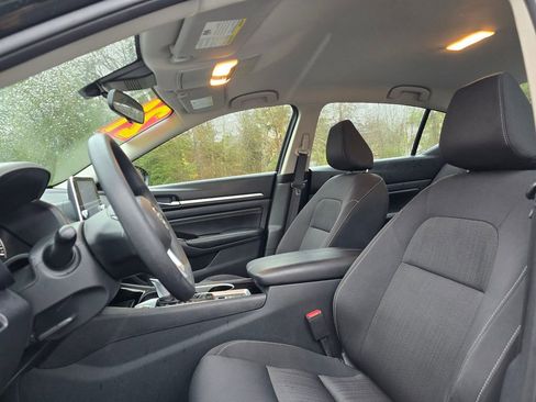 Used 2021 Nissan Altima 2.5 SV image 12