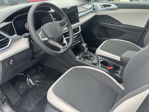 New 2026 Volkswagen Taos SE AWD/4WD image 12
