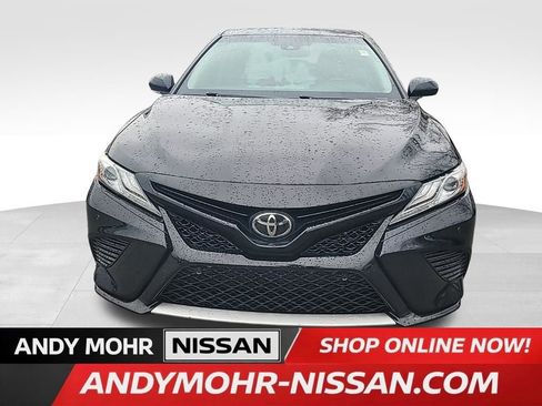Used 2018 Toyota Camry XSE image 9