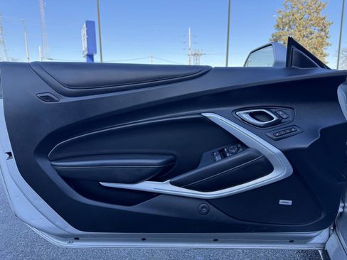 Used 2019 Chevrolet Camaro SS image 30