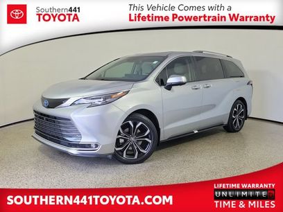 Used 2025 Toyota Sienna Platinum