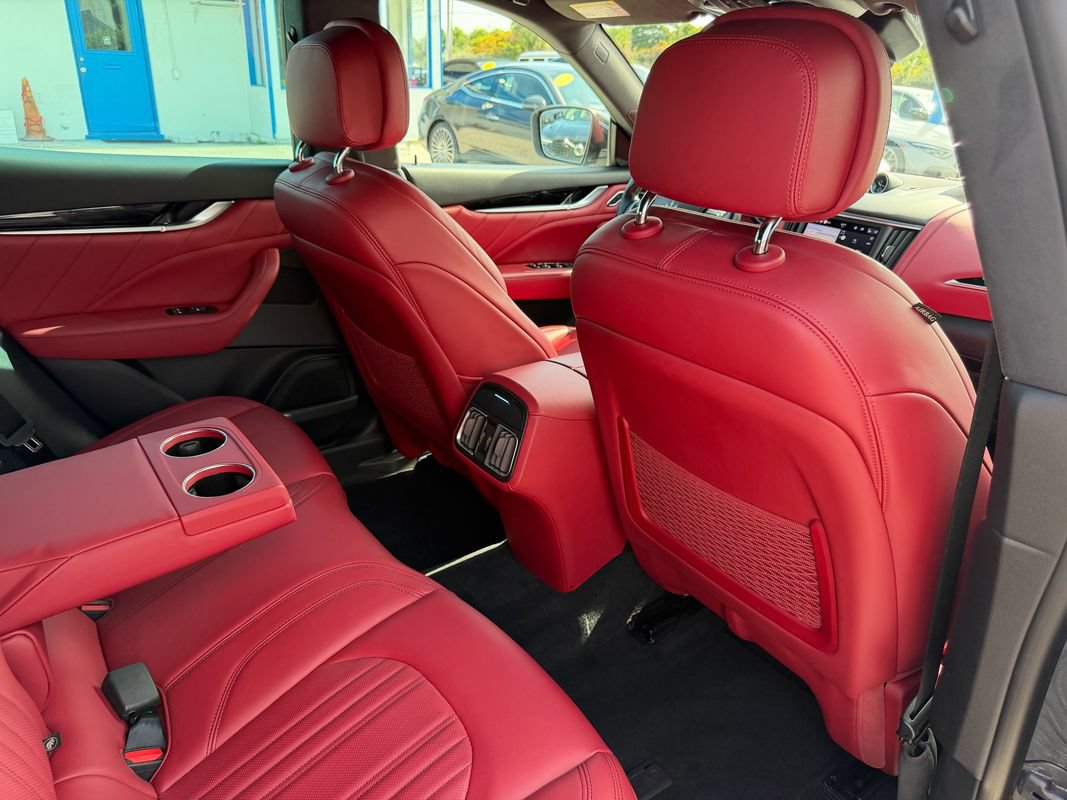 Used 2023 Maserati Levante GT AWD/4WD image 23