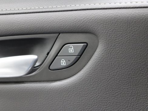 Certified 2024 Cadillac XT4 Luxury w/ Cold Weather Package FWD image 8