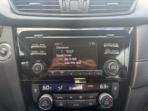 Used 2017 Nissan Rogue SV w/ Midnight Edition Package image 18