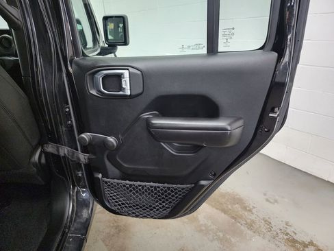 Used 2018 Jeep Wrangler Unlimited Sport image 28