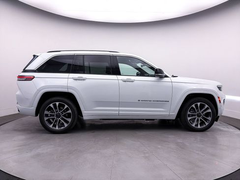 Used 2022 Jeep Grand Cherokee Overland AWD/4WD image 47