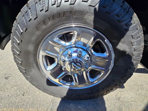 Used 2017 RAM 2500 Tradesman w/ Chrome Appearance Group image 18