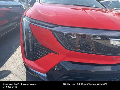 Used 2025 Cadillac Optiq Sport 1 w/ LPO, ONYX Package image 18