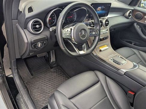 Used 2021 Mercedes-Benz GLC 300 4MATIC image 3