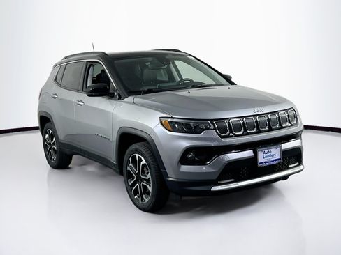 Used 2022 Jeep Compass Limited w/ Sun and Sound Group AWD/4WD image 3