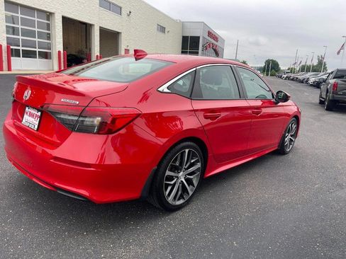 Used 2022 Honda Civic Touring image 3