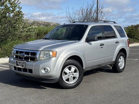 Used 2009 Ford Escape XLT image 1