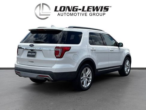Used 2017 Ford Explorer XLT w/ Equipment Group 202A FWD image 7