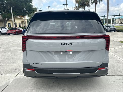 New 2026 Kia Carnival SX Prestige FWD image 7