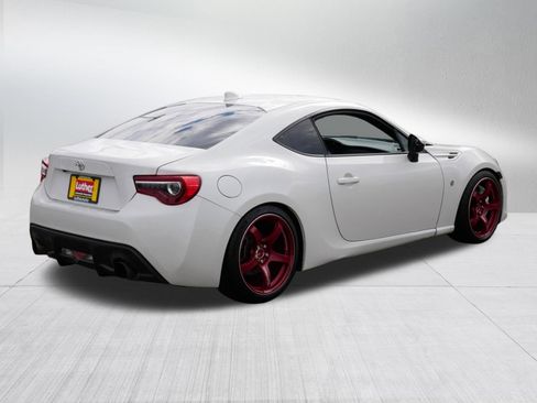 Used 2017 Toyota 86 RWD image 7