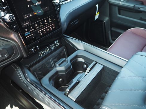 New 2025 RAM 2500 Limited image 25