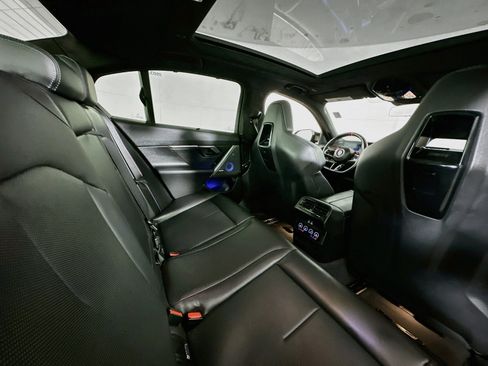 Used 2025 BMW M5 w/ Executive Package AWD/4WD image 28