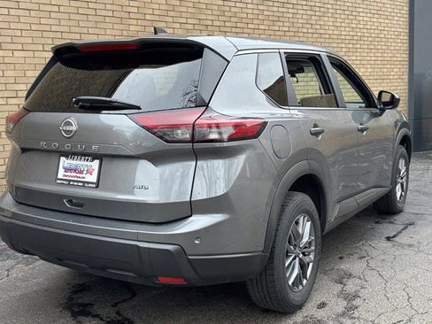 Used 2024 Nissan Rogue S image 12