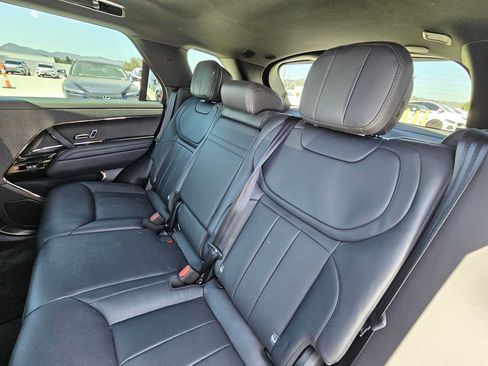Used 2024 Land Rover Range Rover Sport SE AWD/4WD image 17