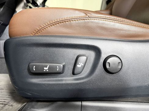 Used 2022 Toyota 4Runner Limited image 35