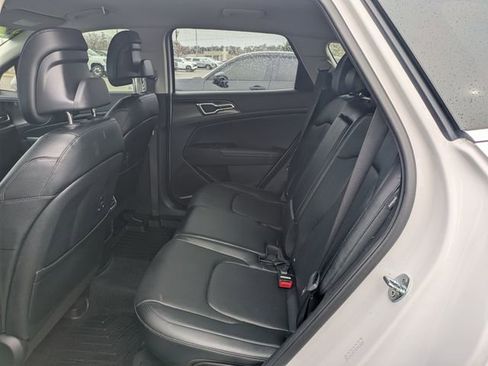 Used 2024 Kia Sportage EX image 16