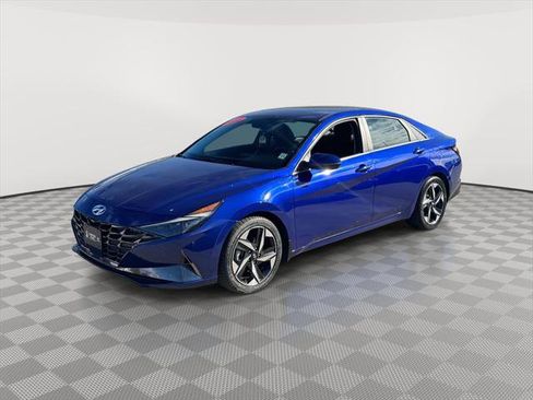 Used 2022 Hyundai Elantra Limited image 3
