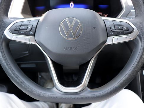 Used 2022 Volkswagen Tiguan S image 27