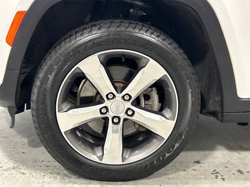 Used 2021 Jeep Grand Cherokee L Limited image 11