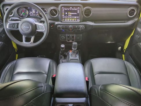 Used 2023 Jeep Wrangler Unlimited Sahara AWD/4WD image 15