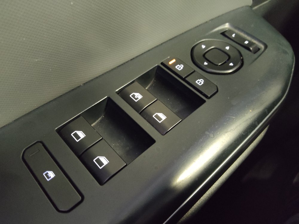 Used 2025 Kia K4 FWD image 27