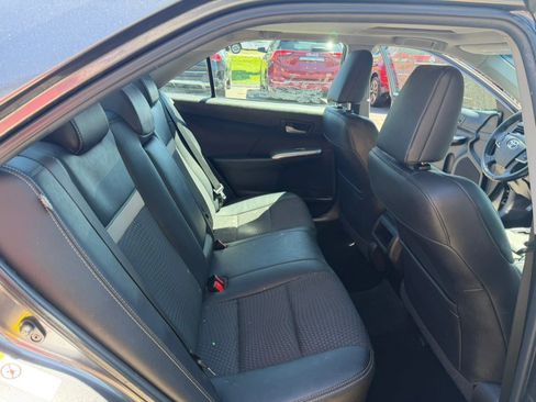 Used 2014 Toyota Camry SE w/ Moonroof Package FWD image 20