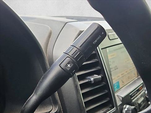 Used 2019 Ford F250 XLT w/ XLT Value Package image 11