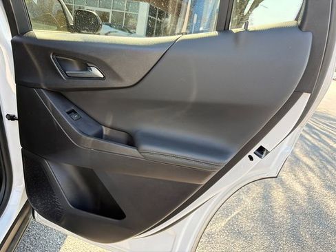 Used 2025 Chevrolet Equinox LT w/ Safety and Technology Package image 16