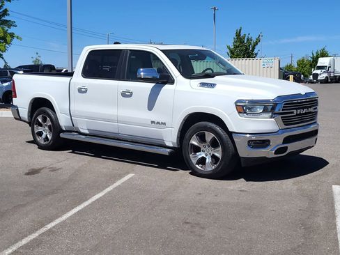 Used 2019 RAM 1500 Laramie AWD/4WD image 3