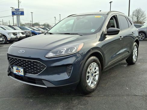 Certified 2022 Ford Escape SE w/ Convenience Package image 3