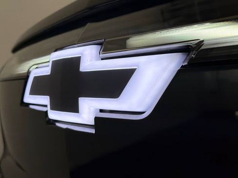 Used 2025 Chevrolet Silverado EV RST AWD/4WD image 14