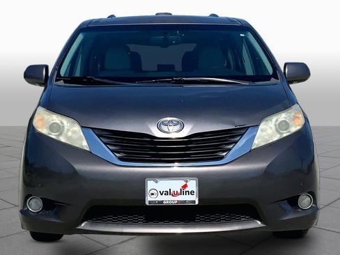 Used 2011 Toyota Sienna Limited w/ Premium Pkg FWD image 3