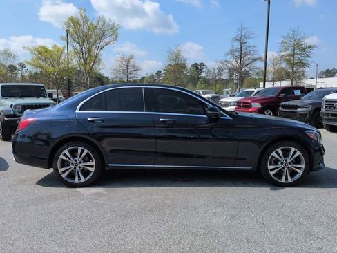 Used 2021 Mercedes-Benz C 300 4MATIC Sedan image 3