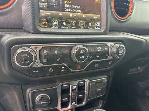 Used 2023 Jeep Gladiator Mojave w/ LED Lighting Group image 17