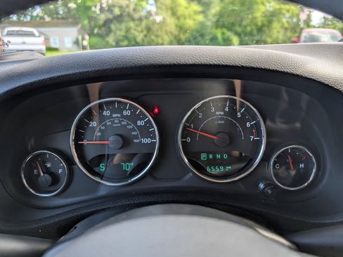 Used 2015 Jeep Wrangler Unlimited Sport w/ Quick Order Package 24S AWD/4WD image 19