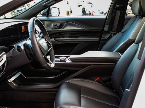 Used 2024 Cadillac Lyriq Tech image 32