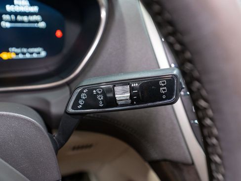 Used 2020 Lincoln Nautilus Reserve FWD image 27