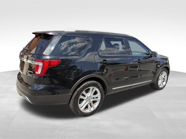 Used 2016 Ford Explorer XLT w/ Equipment Group 202A FWD image 22