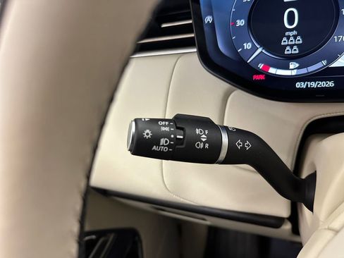 Used 2024 Land Rover Range Rover Long Wheelbase SE image 19