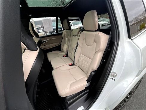 Used 2025 Volvo XC90 B6 Plus image 22