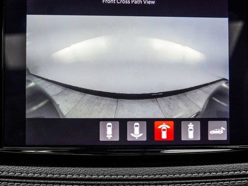 Used 2025 Chrysler Pacifica Premium FWD image 28