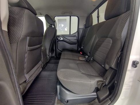 Used 2017 Nissan Frontier PRO-4X AWD/4WD image 34
