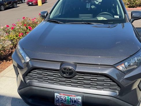 Used 2021 Toyota RAV4 LE AWD/4WD image 1