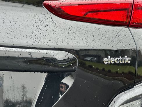 Used 2023 Hyundai Kona SE image 31